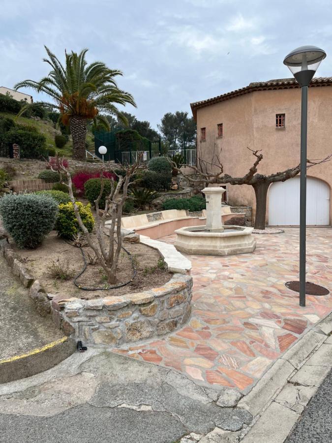 Studio Vue Mer /Parking Privatif Saint-Raphaël エクステリア 写真